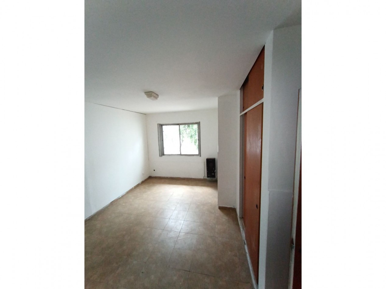 ALQUILER PH 2 AMB AMPLIO CON PATIO