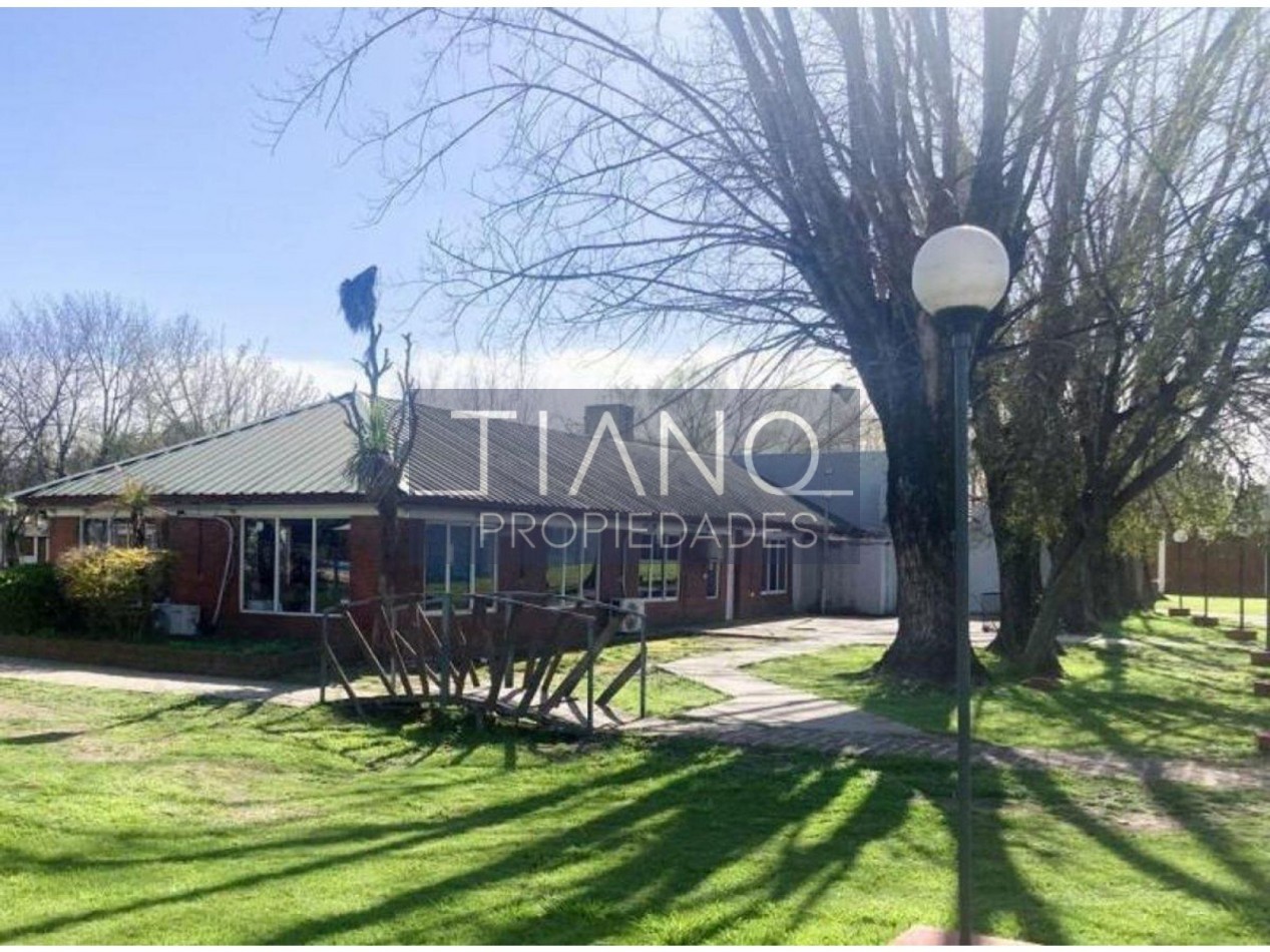 VENTA CASA 4 AMB JARDIN - CLUB PRIVADO EN MONTE GRANDE