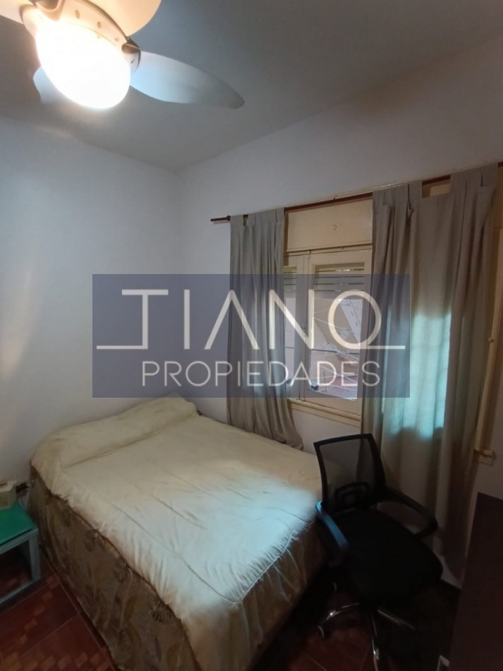 AMPLIA CASA de 3 ambientes +   departamento 2 ambientes al frente  VENTA EN BLOCK