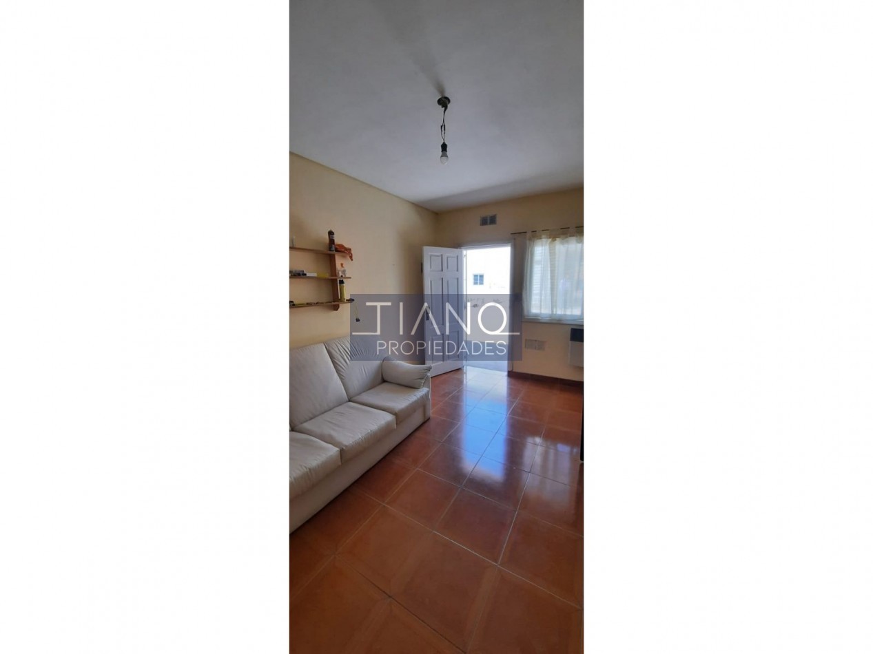 CASA EN 2 PLANTAS + DEPARTAMENTO 3 AMB - APTO CREDITO