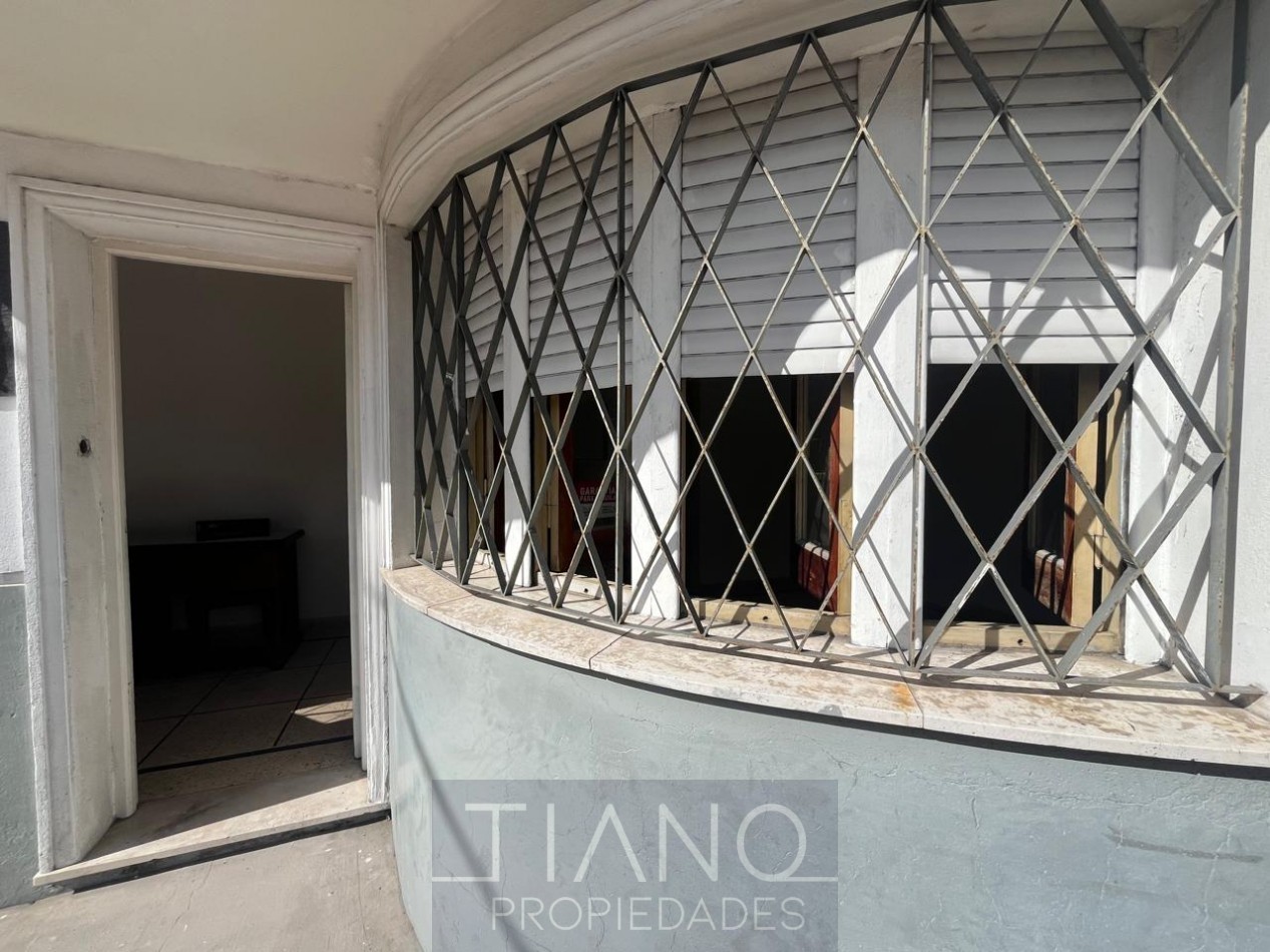 3 AMBIENTES AMPLIOS CON RECEPCION - APTO PROFESIONAL/COMERCIAL
