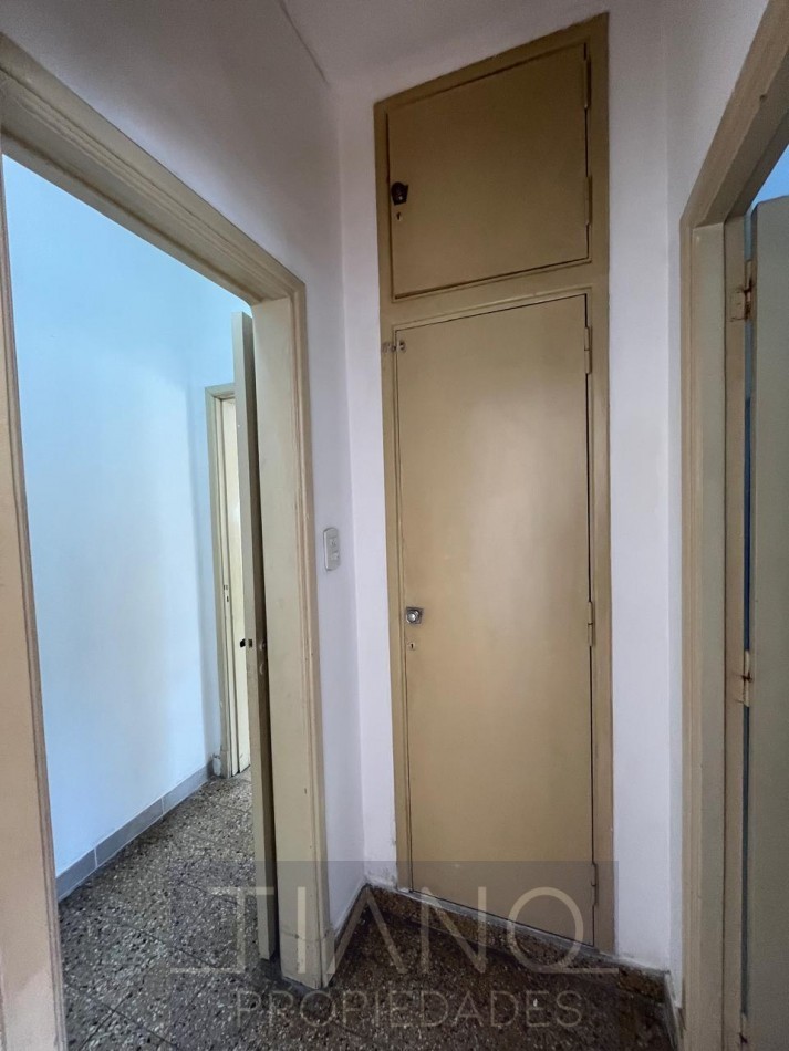 3 AMBIENTES AMPLIOS CON RECEPCION - APTO PROFESIONAL/COMERCIAL