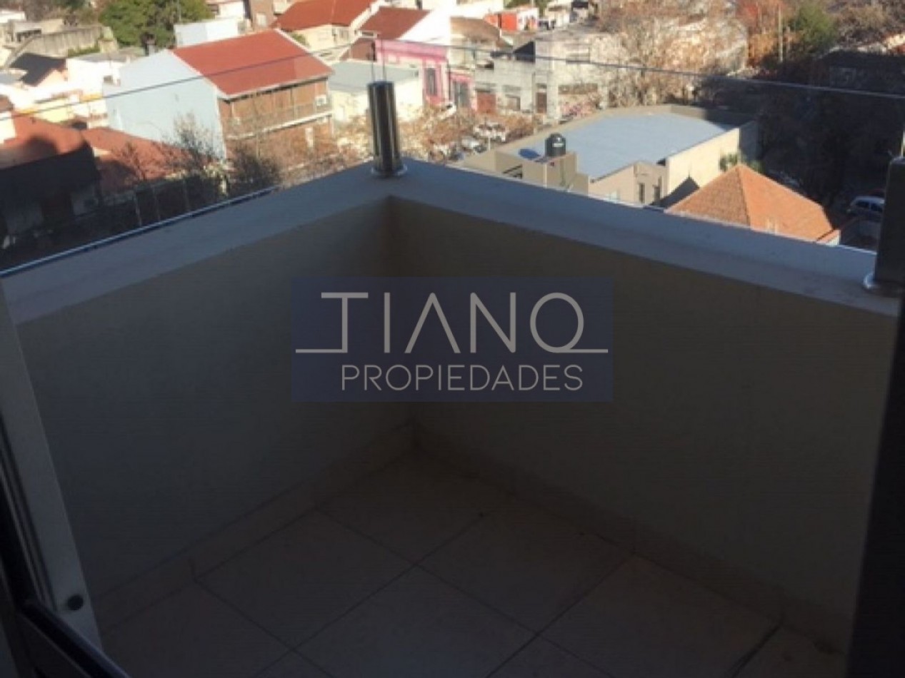 Departamento 2 Amb Con Cochera en Lanusita 