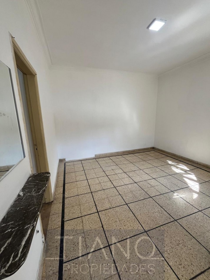 3 AMBIENTES AMPLIOS CON RECEPCION - APTO PROFESIONAL/COMERCIAL