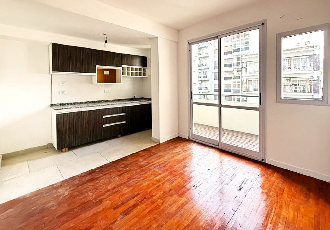 MONOAMBIENTE A ESTRENAR EN LANUSITA - APTO PROFESIONAL,CON COCHERA 