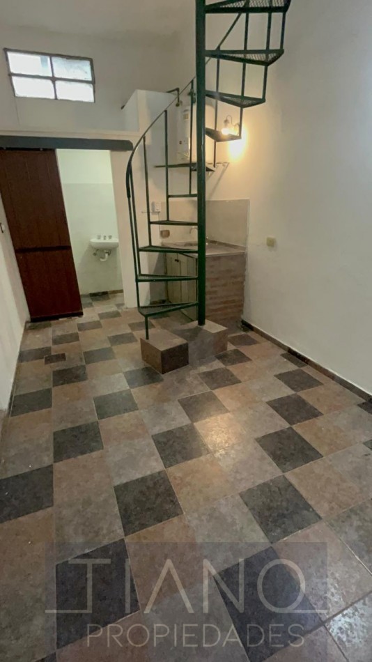 ALQUILER DEPARTAMENTO 2 AMBIENTES PH AL FRENTE - SIN EXPENSAS! 