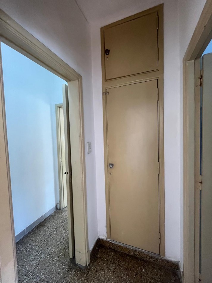 3 AMBIENTES AMPLIOS CON RECEPCION - APTO PROFESIONAL/COMERCIAL